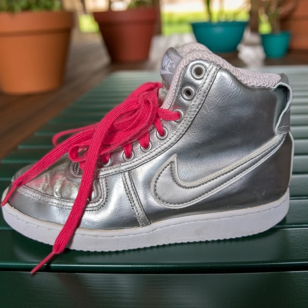 Women's Size 7 Nike Vandal High Premium in the 